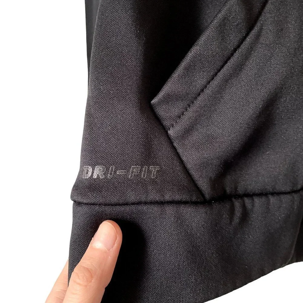 Nike dri fit black and white logo hoodie pockets workout athleisure top